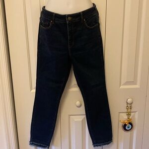 And tell her size 8, curvy fit blue jeans, fringed bottoms